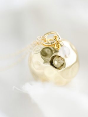 Bola de grossesse ONDINE or fin jaune 18 carats de Pleine Lune (également disponible en argent)