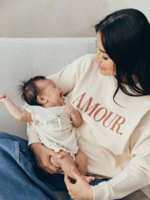 Sweat allaitement AMOUR crème de la marque 23 MAI PARIS