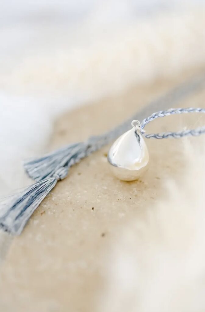 Idées cadeaux pour la Fête des Mères en Suisse 18 Bola de grossesse GOUTTE en argent (existe en or jaune ou or rose) de Pleine Lune