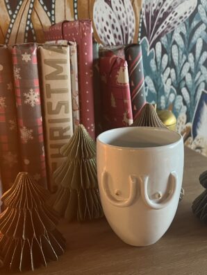 Mug SEINS en porcelaine, tourné à la main