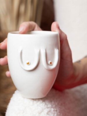 Mug SEINS en porcelaine, tourné à la main