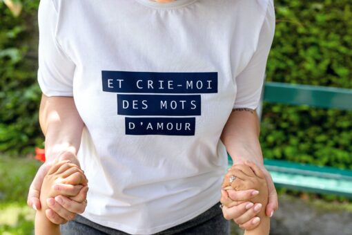 T-shirt allaitement ET CRIE-MOI DES MOTS D'AMOUR de la marque JALLU'S'IN – Image 4