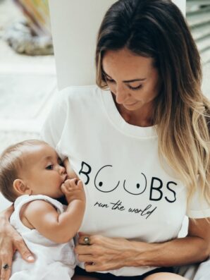 T-shirt d'allaitement BOOBS de la marque 23 MAI PARIS