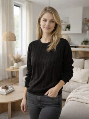 Pull allaitement NOTHING ELSE BUT BLACK de la marque suisse JALLU'S'IN