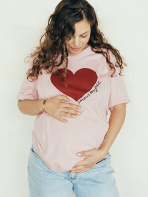 T-shirt d'allaitement AMOUR TOUJOURS rose de la marque 23 MAI PARIS